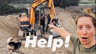 HELPING out a friend and DRIVING an EXCAVATOR for the first time ️