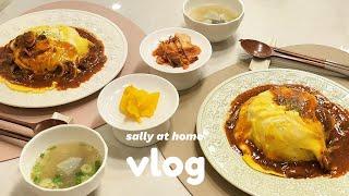 Korean Cooking Vlog - Delicious Sauce + Omurice / Octopus Cleaning /  Spicy Seafood Stir-fry