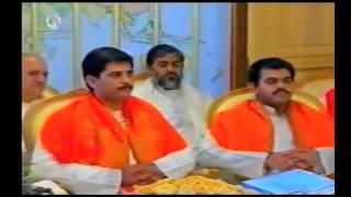 Maharishi's Vedic Pundits: selection from the 4 Vedas (15 min)