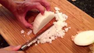 How to cut an onion easily
