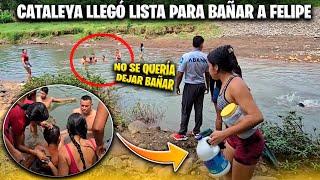 Felipe no se quería bañar y los Bichos se dieron la misión. Se quiso escapar pero no pudo