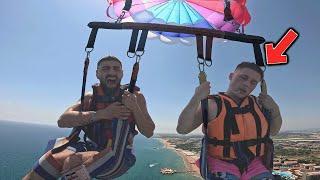 Jordan & Semih FLIEGEN mit FALLSCHIRM