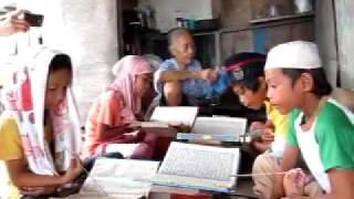 Mabul Kids ~ Reading the Quran.avi