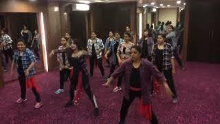 Badrinath Ki Dulhanian || Zumba Dance on Badri ki Dulhania Song || Pratibha Arora Zumba Routine ||