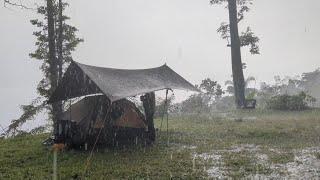 CAMPING IN THE HEAVY RAIN RELAXING CAMPING IN HEAVY RAIN [Soothing sound of rain]