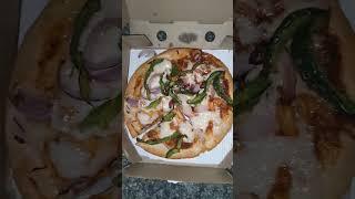 Pizza yummy @awesomefoodshorts25 #pizza #dominos #yummy #food #kissik