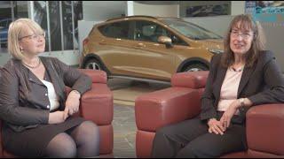 Daily routine | TRAUMBERUF IT-Managerin mit Christa Frings und Anke Hoffmann | IT for girls