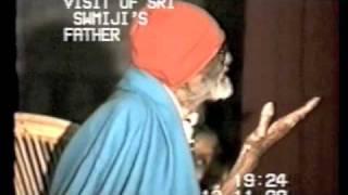 Swami Narahari Teertha visits Sri Swamiji