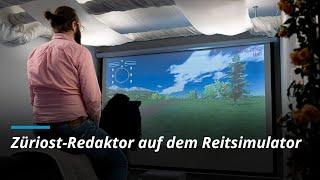 Züriost-Redaktor auf dem Reitsimulator