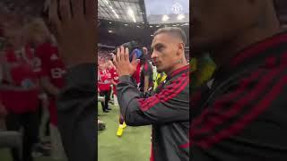 Martínez, Anthony, Varan Player's reaction to Manchester United fan's after win against Arsenal 3-1