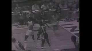 George McGinnis (22pts/21rebs/7asts) vs. Colonels (1975 ABA Finals, Game 4)