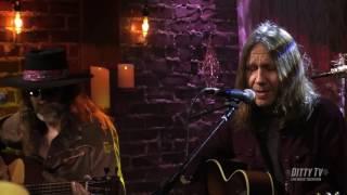 Blackberry Smoke performs "Ain't Gonna Wait" on Ditty TV