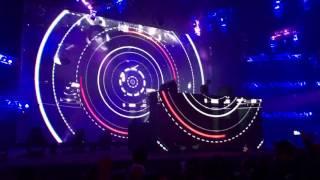 AWS rePlay 2016 - Martin Garrix #6