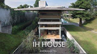 Giant Concrete Roof Shelters House in Indonesia