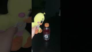 FNAF Toy Chica has her first time drinking Gatorade Fruit Punch juice.