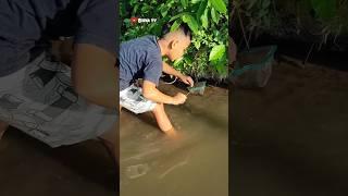 bilva mencari ikan sama adek gia 