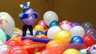 Balloon Hug Popping