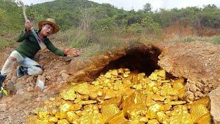 Hunting for gold in a hole I found a lot of gold, In the mysterious ghost cave