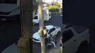 Motorista atropela ladrão e impede assalto em Minas Gerais