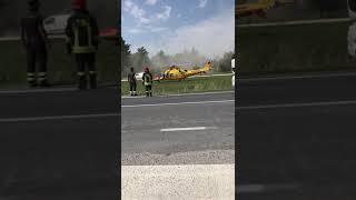 Tremendo incidente tra Bergantino e Melara, moto a fuoco, si cerca di rianimare il conducente