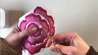 Broderie Fleur en relief