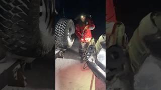 Качаем колеса после выезда на зимник из тундры