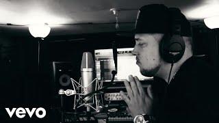 Astray - Features