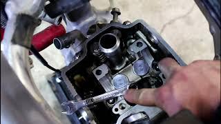 CRF250R Engine Installation + Top End Assembly