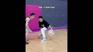 这就是职业和普通篮球爱好者的差别吗！#kzdall渲染羽翼短袖 #实战好招 #实战技巧 #内容启发搜索