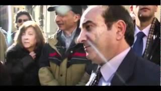 Scilipoti contestato insulta alcuni cittadini