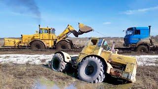 Tractor stuck in mud! Powerful tractors K-700 Kirovets off road History of Kirovets K-700