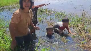 Super keren!!menggiring ikan masuk gorong"kecil//surganya ikan WADER disini