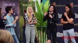 Full Event: Downtown Disney #DescendantsFanEvent #Descendants Dove, Cameron, Sofia, Booboo