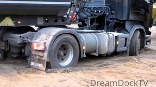 TRUCK GOT STUCK IN SAND ON CONSTRUCTION SITE ● HEAVY RECOVERY WITH EXCAVATOR