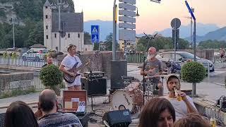 Trento: live music in a bar near the Adige