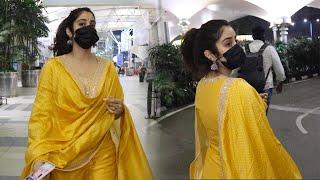 Janhvi Kapoor Spotted at airport || Bollywood Chronicle