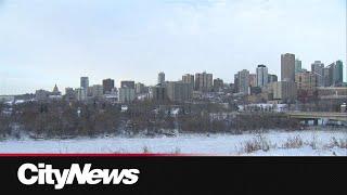 Edmonton records 21 cm of snow in November 2024 after having none in November 2023