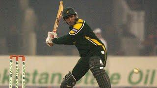 Abdul Razzaq Stars in Thrilling Pakistan Win Over New Zealand | Lahore, 2003