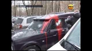 Активисты громят машину торговцев спайсом (2012.12.11)