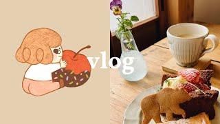 Dining table refinish, packing orders, things I bought from muji | Studio Vlog