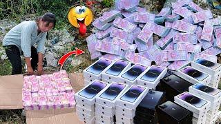 Money I found millions of rupees and lots of iPhone 14 Pro max boxes at landfill near my city
