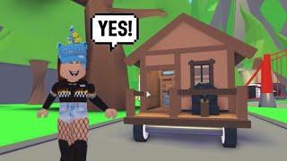 I GOT THE LEGENDARY TRAVELING HOUSE on Adopt me (Roblox) | Its SugarCoffee