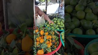 Buying Green and Yellow Orange  #streetfood #deliciousfood #shortvideos