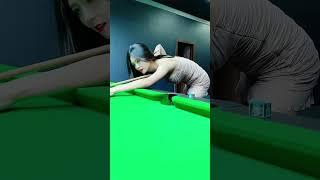 BEAUTIFUL WOMAN AMAZING BILLIARDS SKILL#shorts #billiards