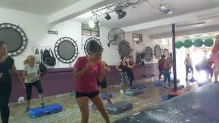 CLASES DE FITNESS GRUPAL "STEP BOX"