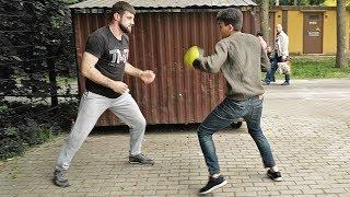 Try to punch a boxer for money / Russian challenge