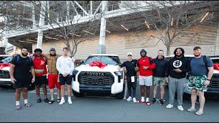 Brock Purdy Surprises the O-Line for the Holidays  | 49ers