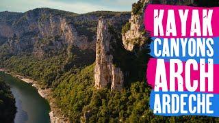 Gorge Ardeche Canyon Drone Vues | Kayak sous l'arche Pont d'Arc France