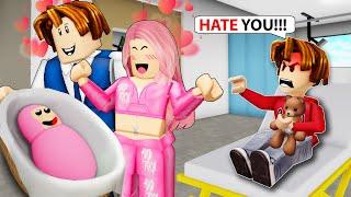 ROBLOX Brookhaven RP - FUNNY MOMENTS: Unlucky Boy HATES Little Sister | Gwen Gaming Roblox