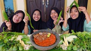 PESTA LALAPAN MENTAH BARENG BESTIE! MUKBANG LALAPAN NASI LIWET SAMBEL IKAN ASIN